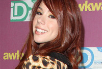 Jillian-rose-reed-makeup-ideas-for-deep-red-hair-side